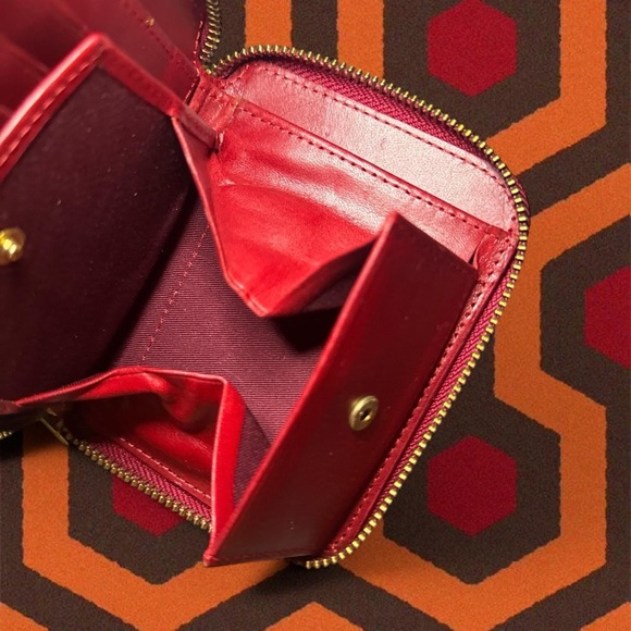 CLOSED Red Premium Leather Unisex Wallet - Picture 5 of 5